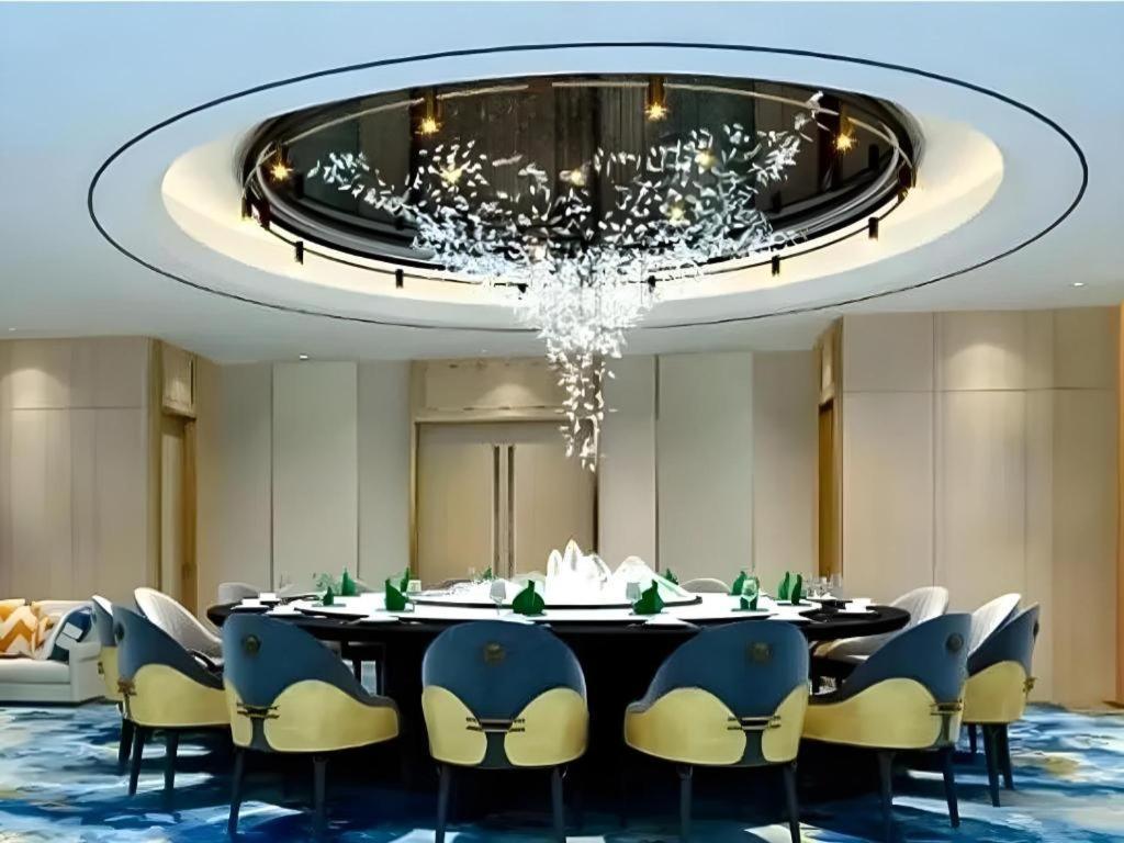 Fenggang Gladden Hotel Tiantangwei Extérieur photo