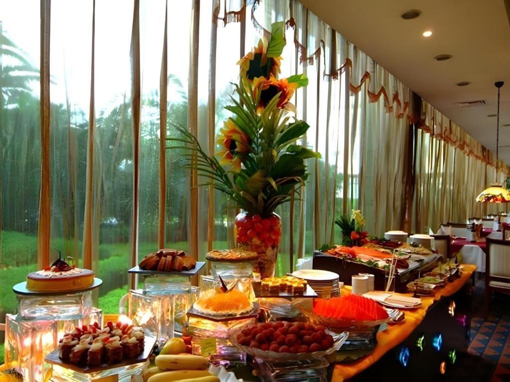 Fenggang Gladden Hotel Tiantangwei Extérieur photo