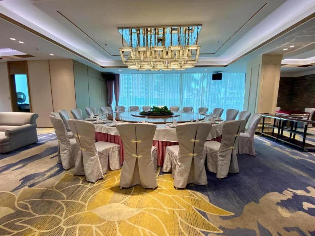 Fenggang Gladden Hotel Tiantangwei Extérieur photo