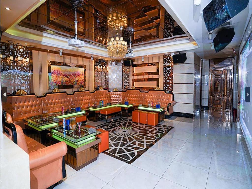 Fenggang Gladden Hotel Tiantangwei Extérieur photo