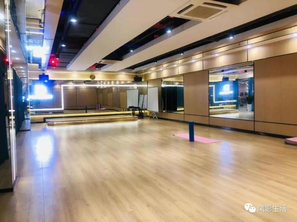 Fenggang Gladden Hotel Tiantangwei Extérieur photo