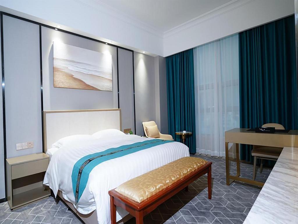 Fenggang Gladden Hotel Tiantangwei Extérieur photo