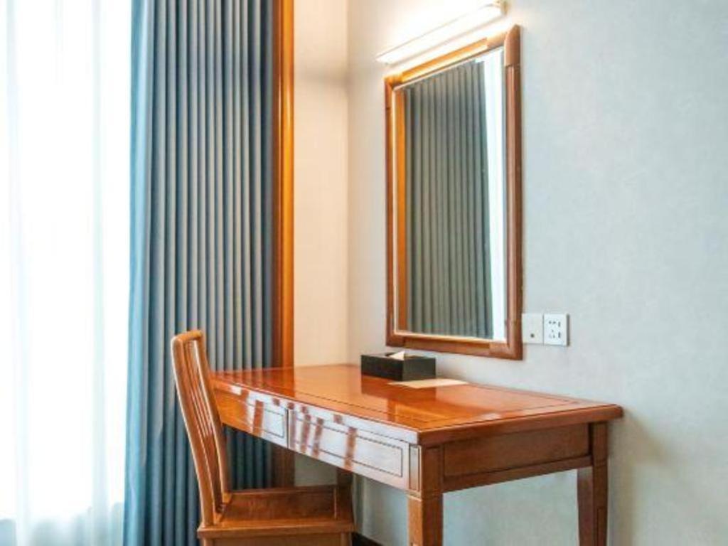Fenggang Gladden Hotel Tiantangwei Extérieur photo