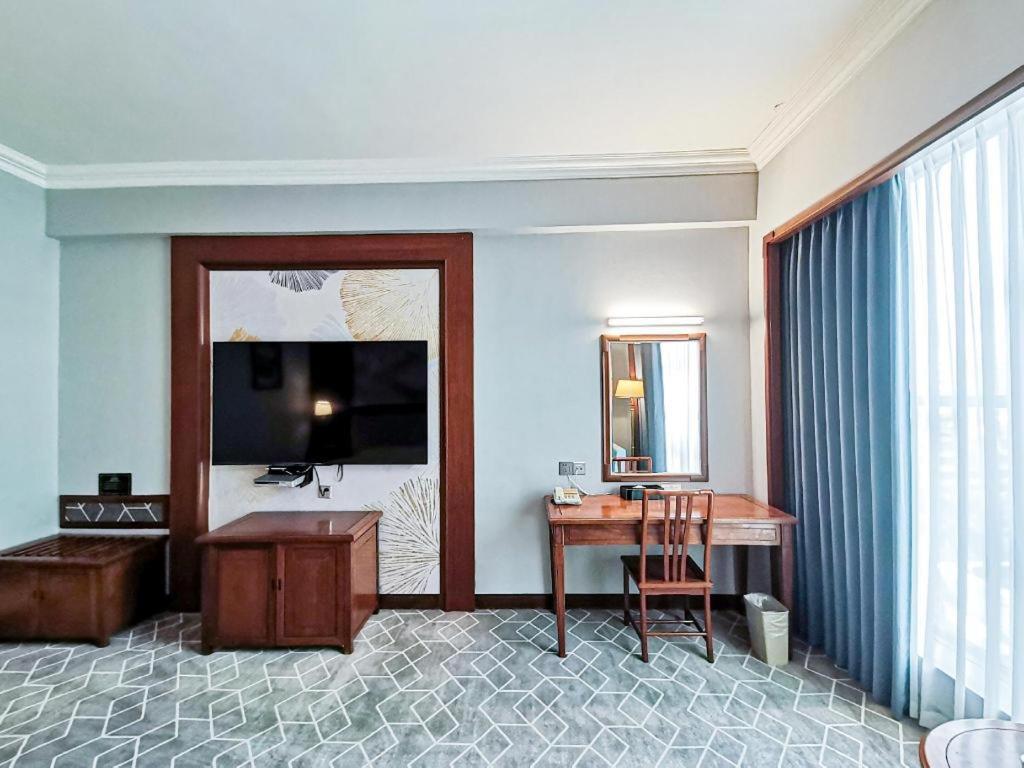 Fenggang Gladden Hotel Tiantangwei Extérieur photo
