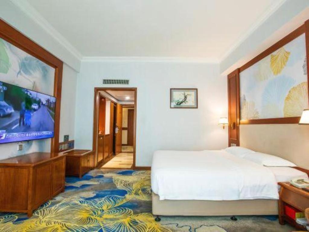 Fenggang Gladden Hotel Tiantangwei Extérieur photo
