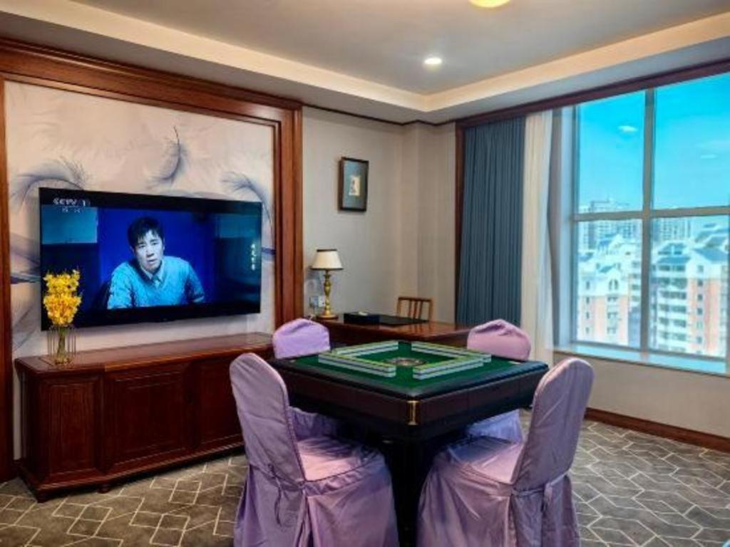 Fenggang Gladden Hotel Tiantangwei Extérieur photo