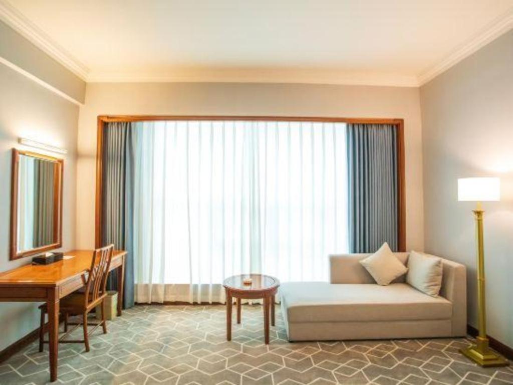 Fenggang Gladden Hotel Tiantangwei Extérieur photo